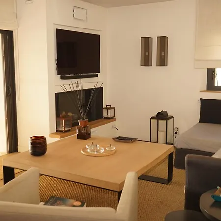 Les Cades Villa *